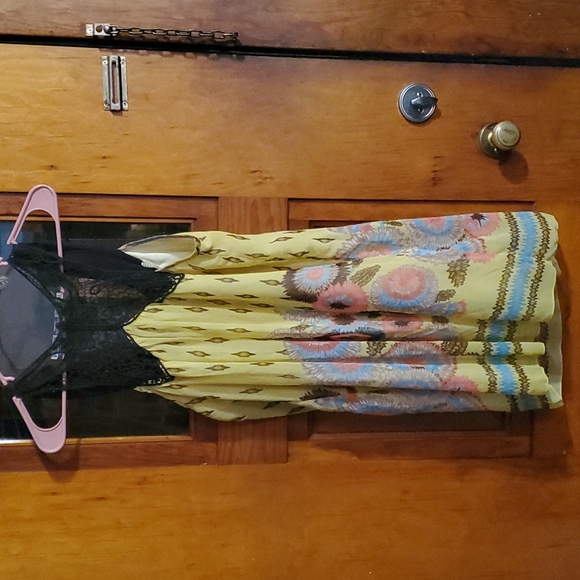 Twenty One brand Summer Dress Size l - Picture 3 of 4